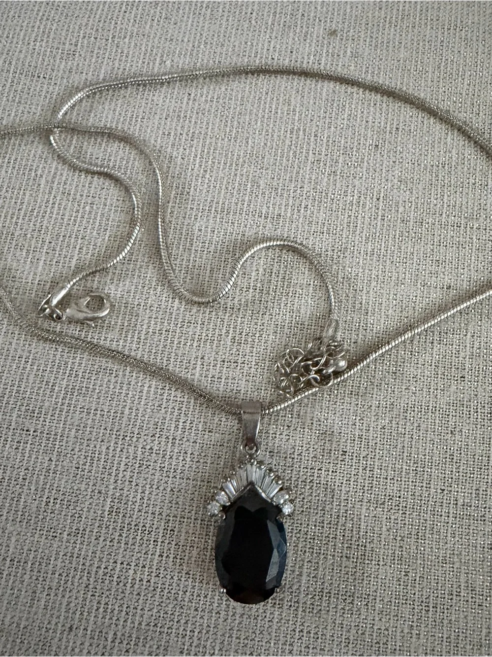 Black Spinel Stone Pendant Necklace